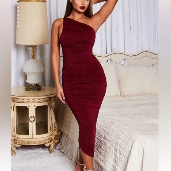 Oh Polly Dresses & Skirts - Oh Polly One Shoulder Ruched Dress